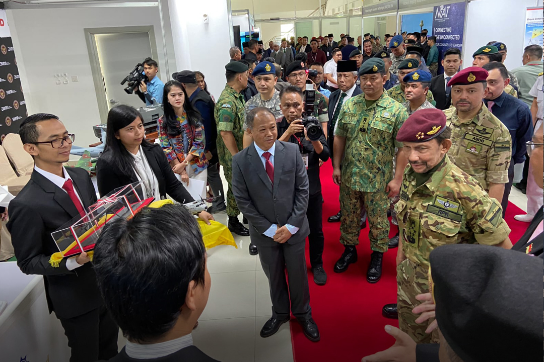 PT Pindad Tampilkan Produk Unggulannya pada HUT Angkatan Bersenjata Diraja Brunei