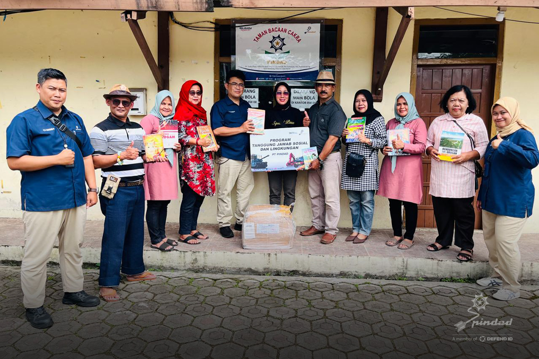 Dukung Pembangunan Berkelanjutan, TJSL Pindad Berikan Bantuan Buku untuk Taman Bacaan Cakra