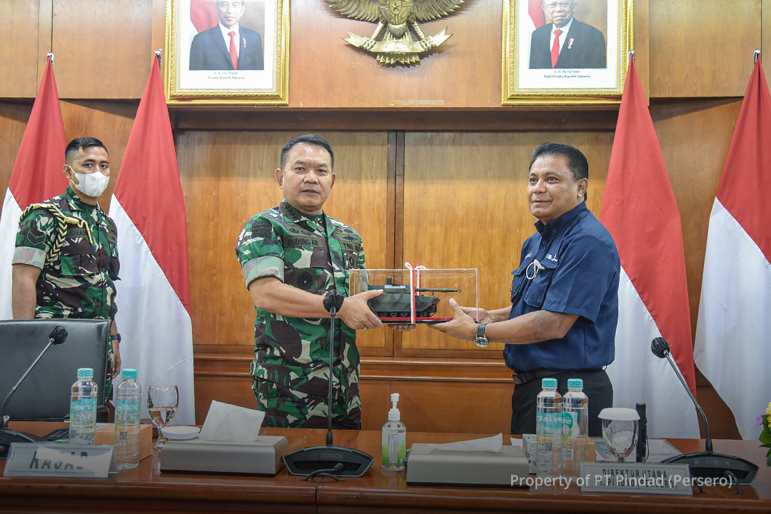 KSAD Jenderal TNI Dudung Abdurachman Tinjau Fasilitas Produksi Pindad