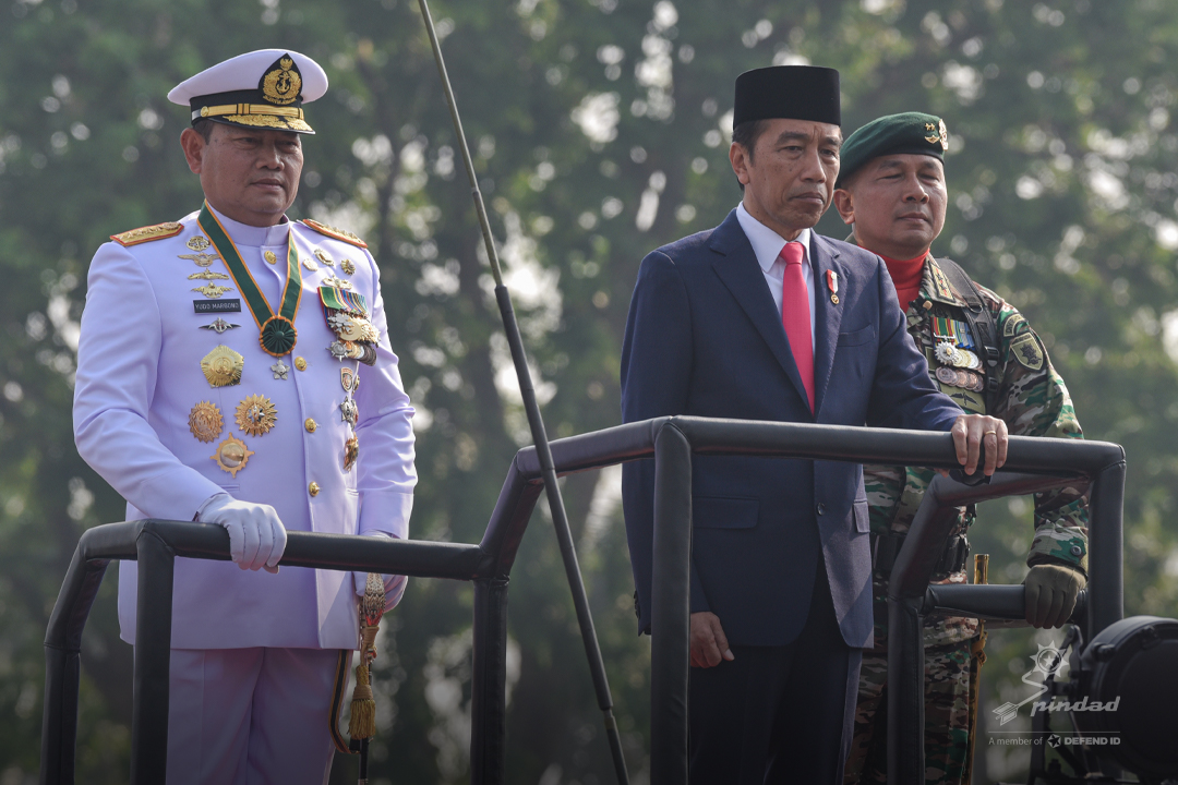 Presiden RI & Panglima TNI Saksikan Berbagai Ranpur Pindad Pada Gelaran HUT Ke-78 TNI 