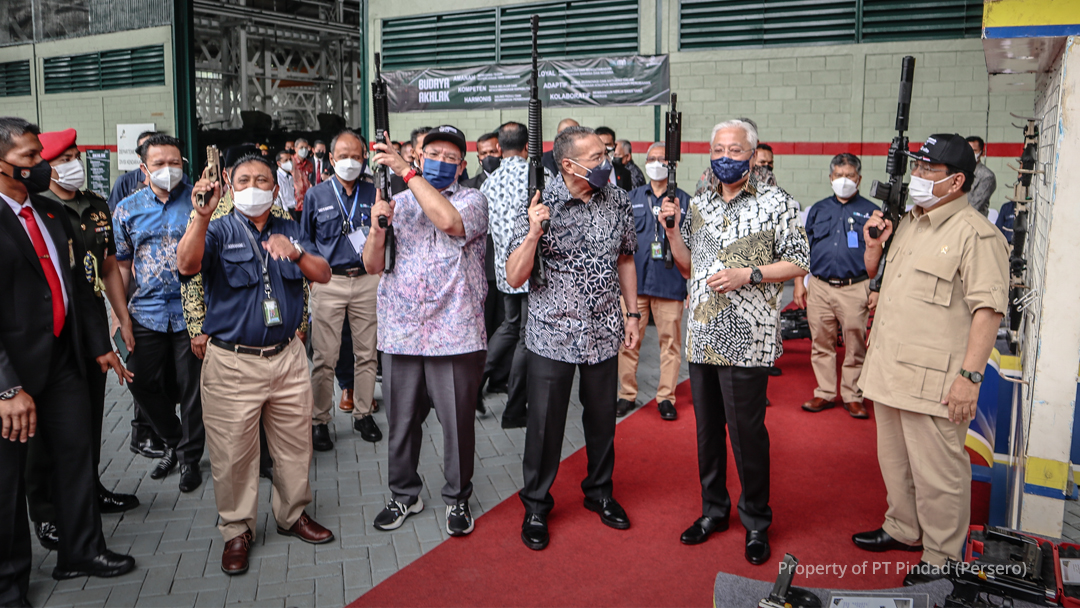 Perdana Menteri Malaysia Didampingi Menhan RI Tinjau Fasilitas Produksi Pindad