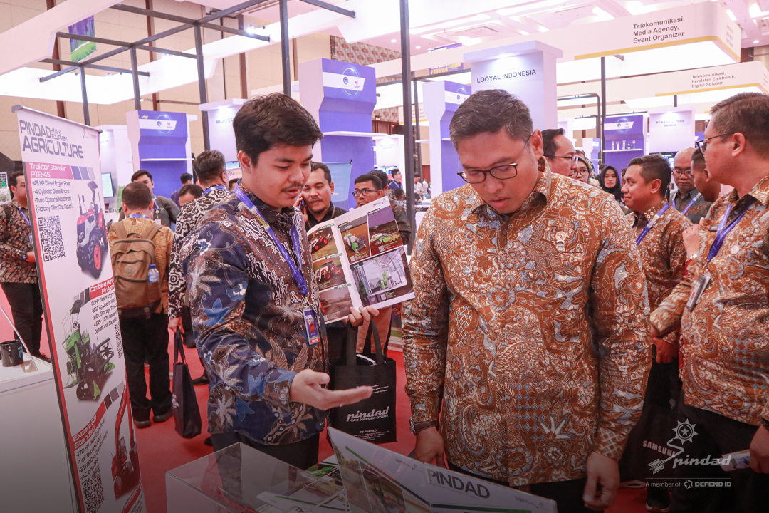 Wamentan Apresiasi Produk Traktor PTM 45 Pindad Pada Temu Bisnis P3DN VIII