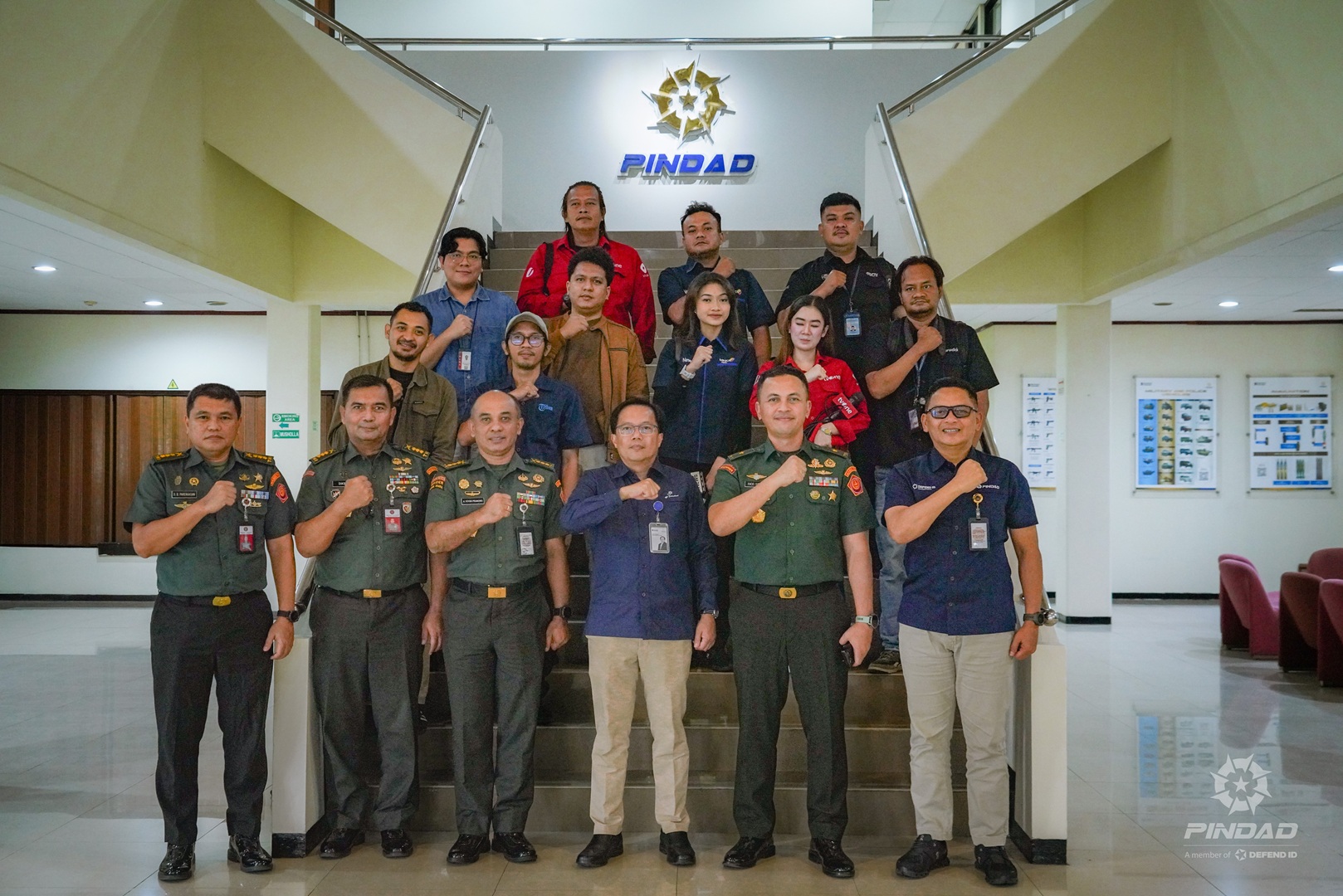 Lakukan Eksplorasi Industri Pertahanan, Karo Infohan Beserta Media Kunjungi Pindad