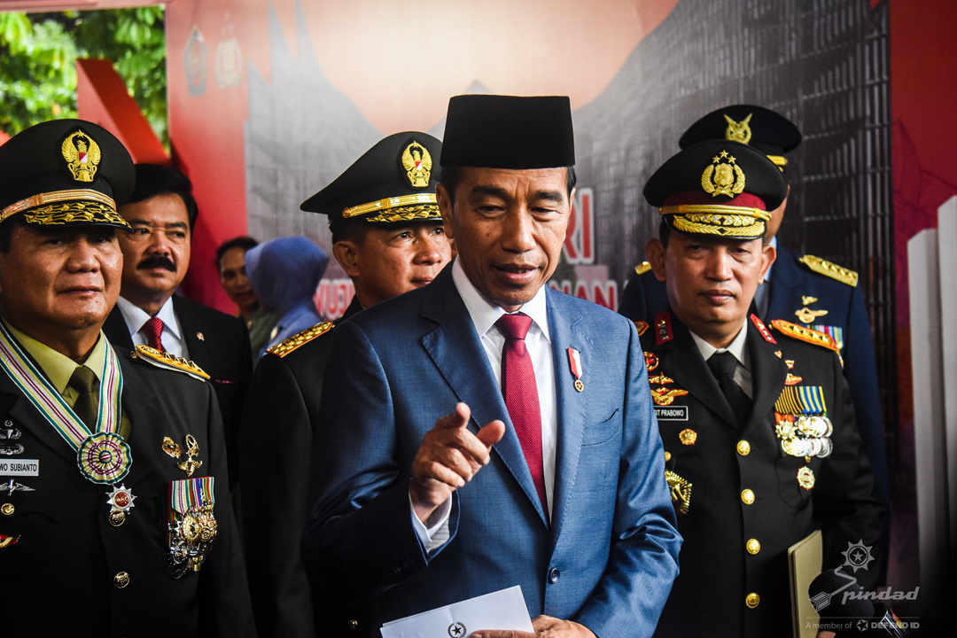 Presiden Menyaksikan Penyerahan 52 Unit Ranpur Pindad di Rapim TNI Polri 2024