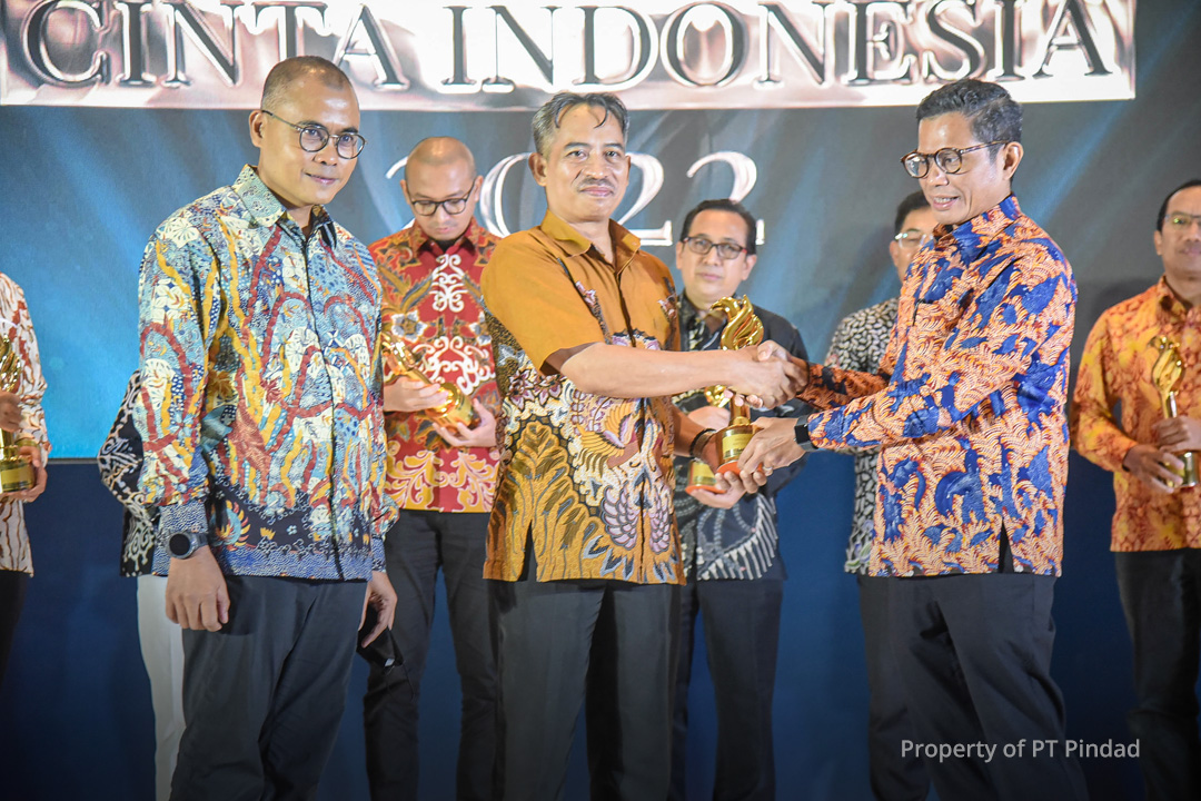 Diserahkan Wamen I BUMN, Pindad Raih Penghargaan Anugerah Cinta Indonesia 2022