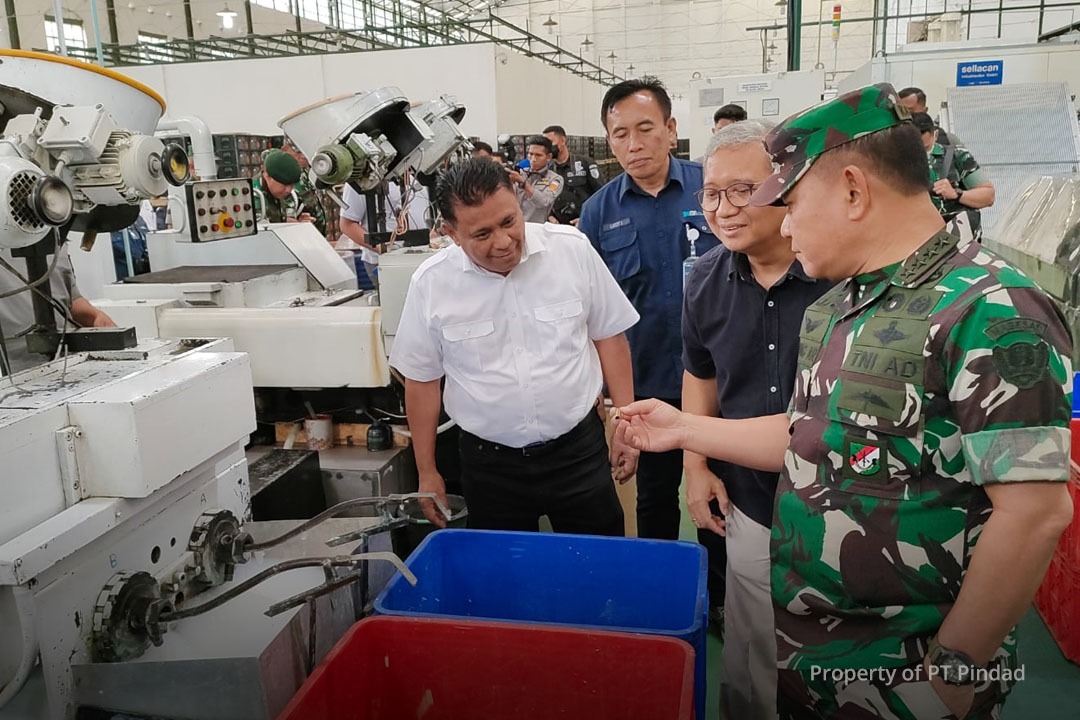 Momen HUT ke-77 TNI, Kasad Tinjau Fasilitas Produksi Munisi Pindad Untuk Dukung Kebutuhan TNI