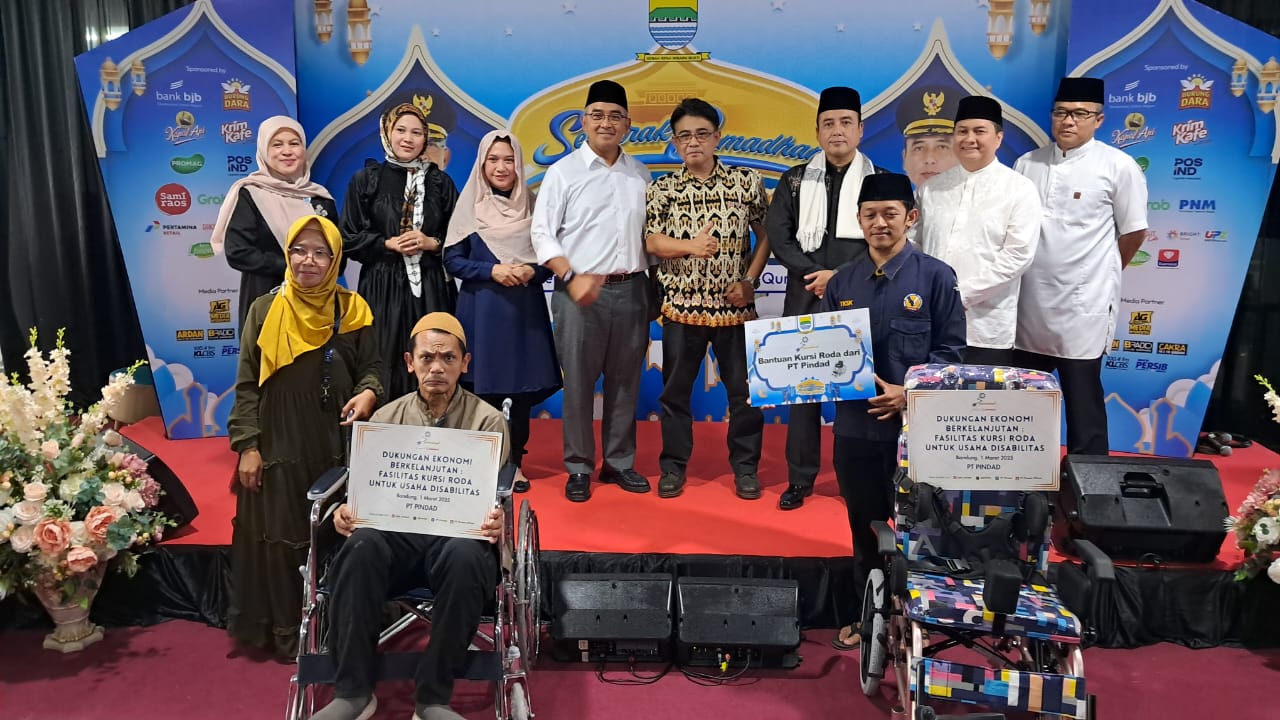 Peduli Disabilitas, Pindad Berikan Bantuan Kursi Roda untuk Usaha Warga Disabilitas